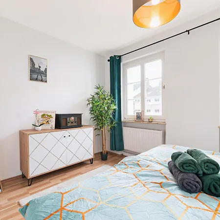 Smart - - Perfect For 6 Guests - - Netflix - Schwebebahn - Free Parking Zone Апартаменты *